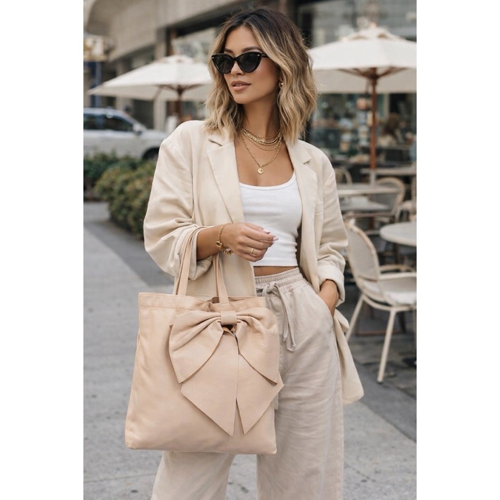 Authentic RED Valentino Ligjt Cream Tan Large Bow Leather Calfskin Tote Purse
